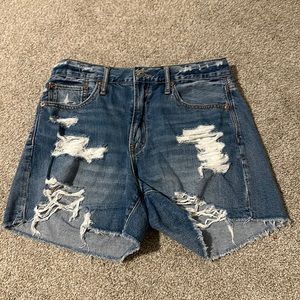 American Eagle 90s Boyfriend Shorts